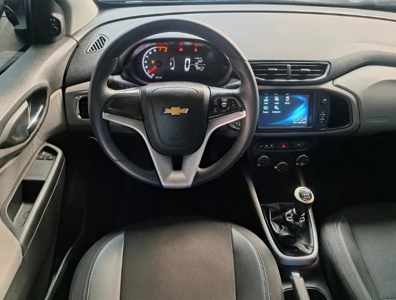 CHEVROLET ONIX 1.4 LT 2018/2019 RICARDO VEÍCULOS TEUTÔNIA / Carros no Vale