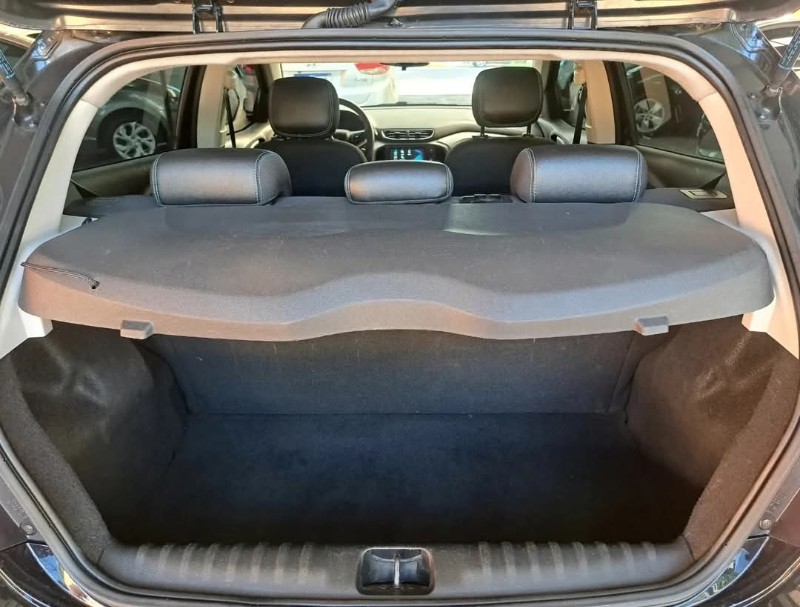 CHEVROLET ONIX 1.4 LT 2018/2019 RICARDO VEÍCULOS TEUTÔNIA / Carros no Vale