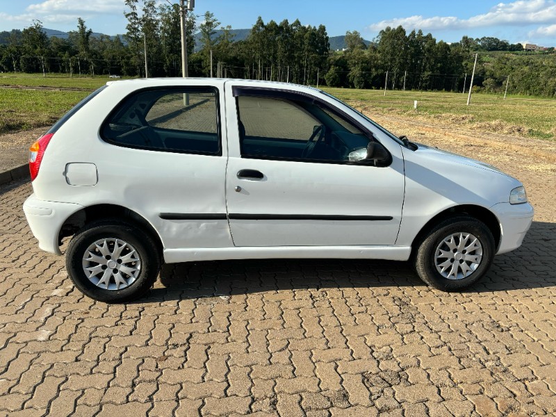 FIAT PALIO FIRE /2005 RT 811 VEÍCULOS ARROIO DO MEIO / Carros no Vale
