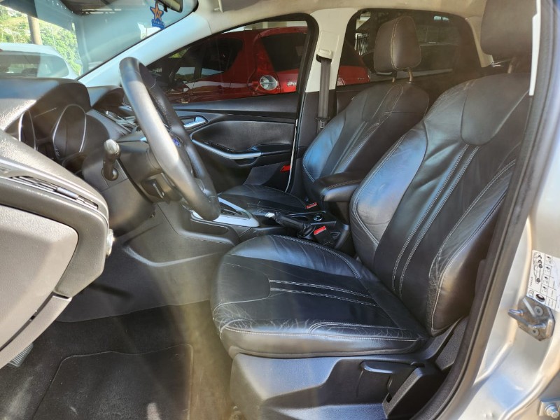 FORD FOCUS SE 1.6 2013/2014 TS VEÍCULOS ANTA GORDA / Carros no Vale