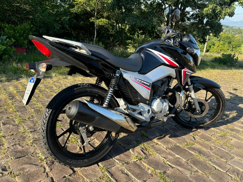 HONDA MOTOS CG 160 TITAN /2016 RT 811 VEÍCULOS ARROIO DO MEIO / Carros no Vale