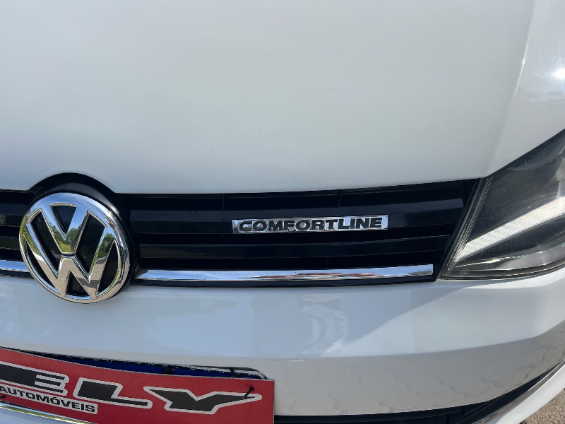 VOLKSWAGEN VOYAGE 1.0 COMFORTILINE 2015/2015 ELY AUTOMÓVEIS LAJEADO / Carros no Vale