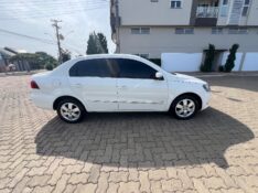 VOLKSWAGEN VOYAGE 1.0 COMFORTILINE 2015/2015 ELY AUTOMÓVEIS LAJEADO / Carros no Vale