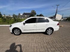 VOLKSWAGEN VOYAGE 1.0 COMFORTILINE 2015/2015 ELY AUTOMÓVEIS LAJEADO / Carros no Vale