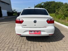 VOLKSWAGEN VOYAGE 1.0 COMFORTILINE 2015/2015 ELY AUTOMÓVEIS LAJEADO / Carros no Vale