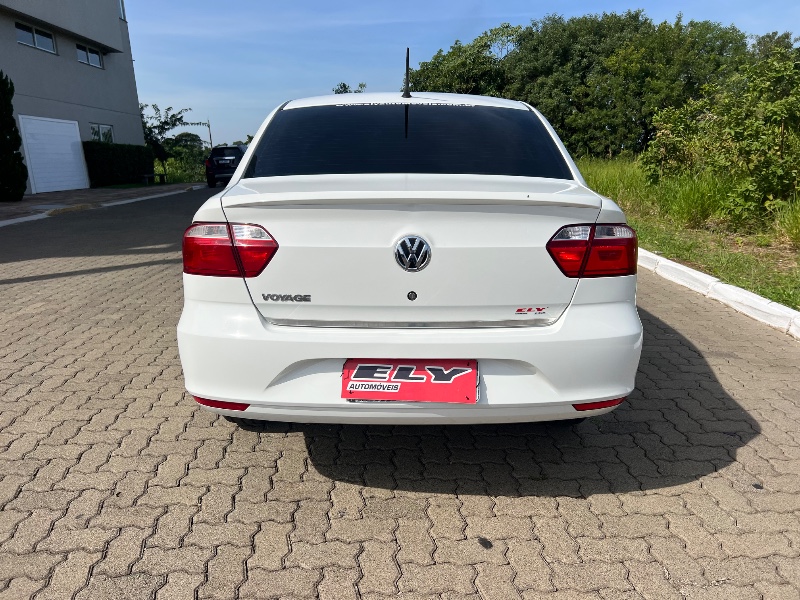 VOLKSWAGEN VOYAGE 1.0 COMFORTILINE 2015/2015 ELY AUTOMÓVEIS LAJEADO / Carros no Vale