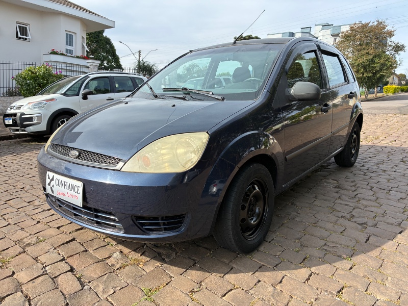 FORD FIESTA 1.0 8V FLEX 2004/2004 COMPLETO VEÍCULOS GUAPORÉ / Carros no Vale
