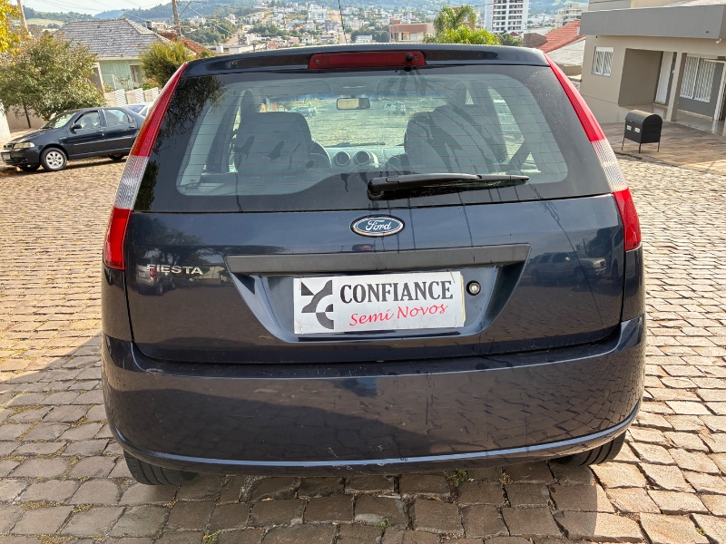 FORD FIESTA 1.0 8V FLEX 2004/2004 COMPLETO VEÍCULOS GUAPORÉ / Carros no Vale