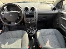 FORD FIESTA 1.0 8V FLEX 2004/2004 COMPLETO VEÍCULOS GUAPORÉ / Carros no Vale