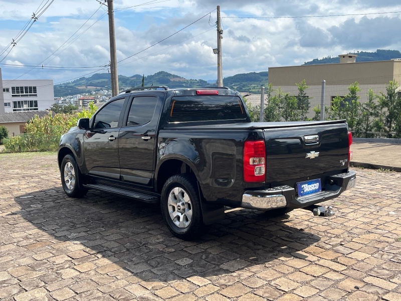 CHEVROLET S10 2.4 LTZ 4X2 CD 8V FLEX 4P MANUAL 2014/2014 BOSCO AUTOMÓVEIS GUAPORÉ / Carros no Vale