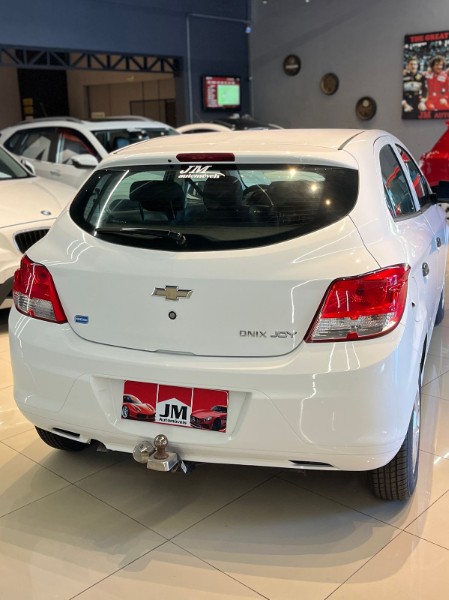 CHEVROLET ONIX HATCH JOY 1.0 8V FLEX 5P MEC. 2017/2017 JM AUTOMÓVEIS VENÂNCIO AIRES / Carros no Vale