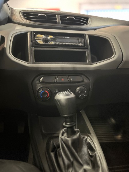 CHEVROLET ONIX HATCH JOY 1.0 8V FLEX 5P MEC. 2017/2017 JM AUTOMÓVEIS VENÂNCIO AIRES / Carros no Vale