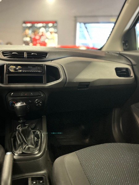 CHEVROLET ONIX HATCH JOY 1.0 8V FLEX 5P MEC. 2017/2017 JM AUTOMÓVEIS VENÂNCIO AIRES / Carros no Vale