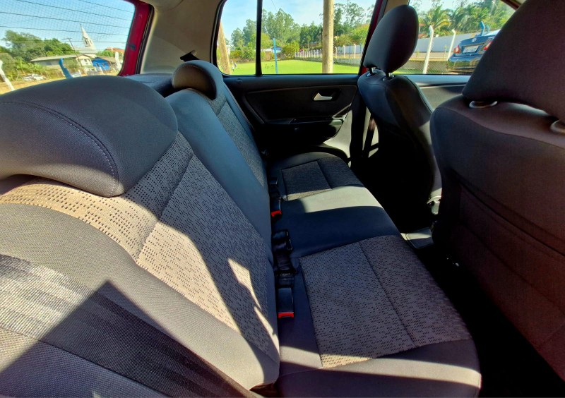 VOLKSWAGEN FOX 1.0 2013/2014 CRUZEIRO MULTIMARCAS CRUZEIRO DO SUL / Carros no Vale