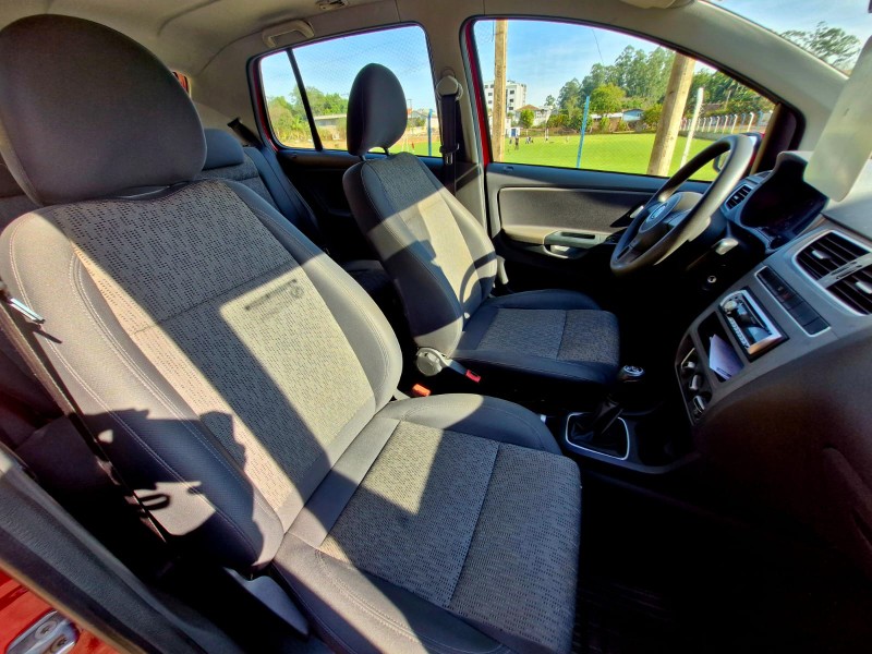 VOLKSWAGEN FOX 1.0 2013/2014 CRUZEIRO MULTIMARCAS CRUZEIRO DO SUL / Carros no Vale