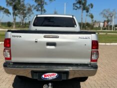TOYOTA HILUX 2.7 SRV 4X4 CD 16V FLEX 4P AUTOMÁTICO 2012/2012 NEURI VEÍCULOS LAJEADO / Carros no Vale