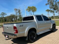 TOYOTA HILUX 2.7 SRV 4X4 CD 16V FLEX 4P AUTOMÁTICO 2012/2012 NEURI VEÍCULOS LAJEADO / Carros no Vale