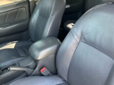 TOYOTA HILUX 2.7 SRV 4X4 CD 16V FLEX 4P AUTOMÁTICO 2012/2012 NEURI VEÍCULOS LAJEADO / Carros no Vale