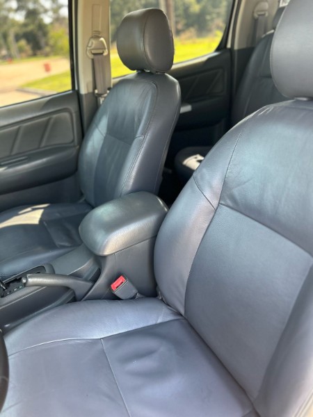 TOYOTA HILUX 2.7 SRV 4X4 CD 16V FLEX 4P AUTOMÁTICO 2012/2012 NEURI VEÍCULOS LAJEADO / Carros no Vale