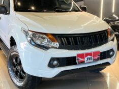 MITSUBISHI L200 TRITON 2.4 16V TURBO DIESEL OUTDOOR GLX CD 4X4 MANUAL 2020/2021 JM AUTOMÓVEIS VENÂNCIO AIRES / Carros no Vale