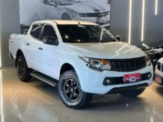 MITSUBISHI L200 TRITON 2.4 16V TURBO DIESEL OUTDOOR GLX CD 4X4 MANUAL 2020/2021 JM AUTOMÓVEIS VENÂNCIO AIRES / Carros no Vale