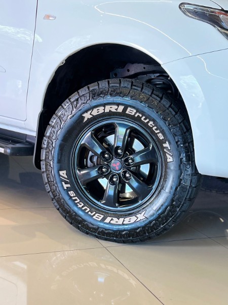 MITSUBISHI L200 TRITON 2.4 16V TURBO DIESEL OUTDOOR GLX CD 4X4 MANUAL 2020/2021 JM AUTOMÓVEIS VENÂNCIO AIRES / Carros no Vale