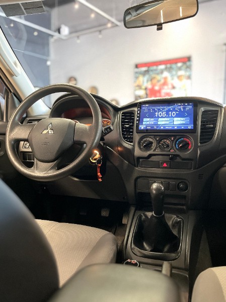 MITSUBISHI L200 TRITON 2.4 16V TURBO DIESEL OUTDOOR GLX CD 4X4 MANUAL 2020/2021 JM AUTOMÓVEIS VENÂNCIO AIRES / Carros no Vale