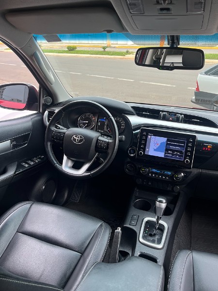 TOYOTA HILUX 2.8 SRV 4X4 CD 16V DIESEL 4P AUTOMÁTICO 2022/2022 BOSCO AUTOMÓVEIS GUAPORÉ / Carros no Vale