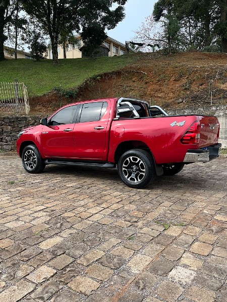TOYOTA HILUX 2.8 SRV 4X4 CD 16V DIESEL 4P AUTOMÁTICO 2022/2022 BOSCO AUTOMÓVEIS GUAPORÉ / Carros no Vale