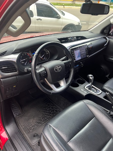 TOYOTA HILUX 2.8 SRV 4X4 CD 16V DIESEL 4P AUTOMÁTICO 2022/2022 BOSCO AUTOMÓVEIS GUAPORÉ / Carros no Vale