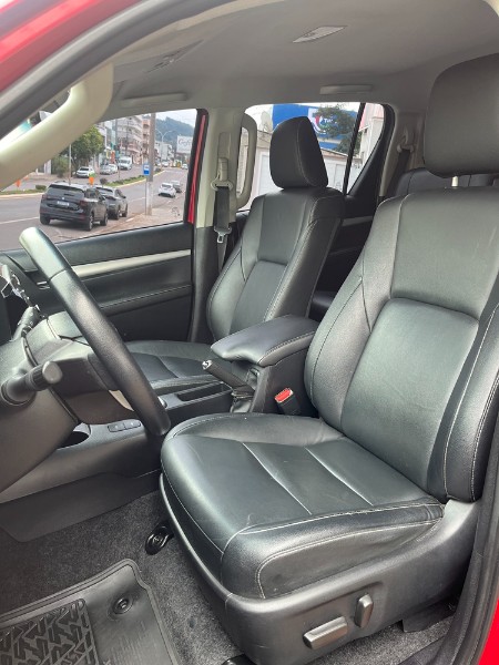 TOYOTA HILUX 2.8 SRV 4X4 CD 16V DIESEL 4P AUTOMÁTICO 2022/2022 BOSCO AUTOMÓVEIS GUAPORÉ / Carros no Vale