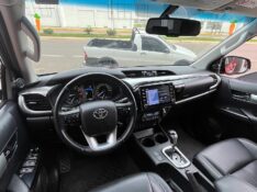 TOYOTA HILUX 2.8 SRV 4X4 CD 16V DIESEL 4P AUTOMÁTICO 2022/2022 BOSCO AUTOMÓVEIS GUAPORÉ / Carros no Vale