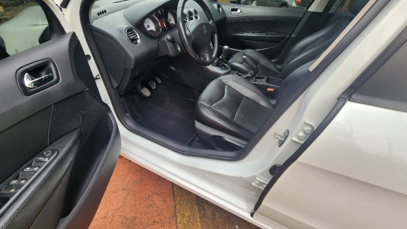 PEUGEOT 308 ALLURE 2.0 FLEC MEC / TETO PANORÂMICO 2014/2015 FERNANDO AUTOMÓVEIS | REVENDA DE CARROS ARROIO DO MEIO ARROIO DO MEIO / Carros no Vale