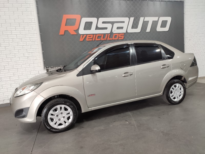FORD FIESTA SEDAN FIESTA 1.6 ROCAM SEDAN 8V FLEX 4P MANUAL 2012/2012 ROSAUTO VEÍCULOS VENÂNCIO AIRES / Carros no Vale