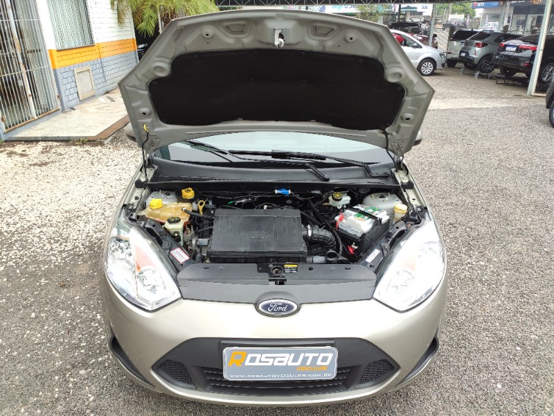 FORD FIESTA SEDAN FIESTA 1.6 ROCAM SEDAN 8V FLEX 4P MANUAL 2012/2012 ROSAUTO VEÍCULOS VENÂNCIO AIRES / Carros no Vale