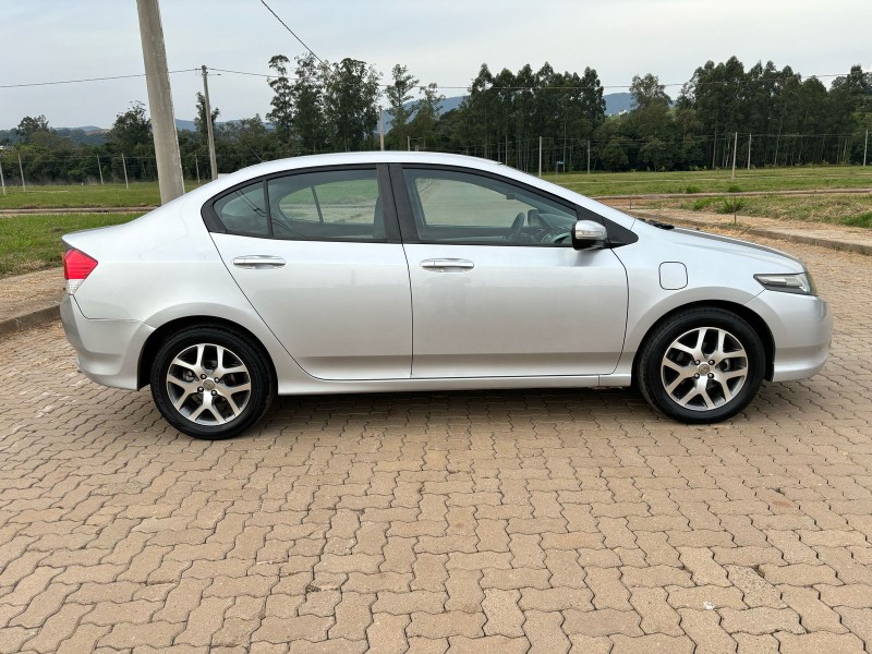 HONDA CITY EX /2011 RT 811 VEÍCULOS ARROIO DO MEIO / Carros no Vale