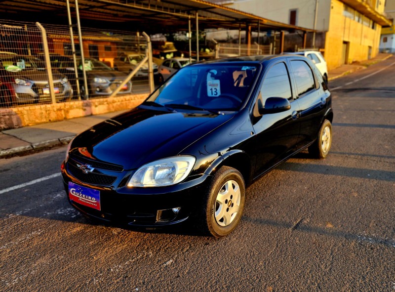 CHEVROLET CELTA 1.0 LT 2012/2013 CRUZEIRO MULTIMARCAS CRUZEIRO DO SUL / Carros no Vale