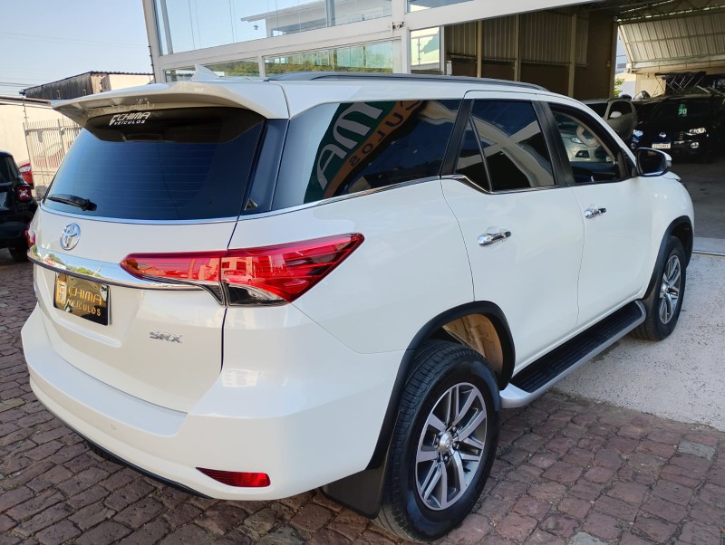 TOYOTA HILUX SW4 2.8 SRX 4X4 /2018 CHIMA VEÍCULOS VENÂNCIO AIRES / Carros no Vale