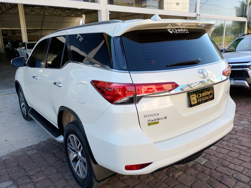 TOYOTA HILUX SW4 2.8 SRX 4X4 /2018 CHIMA VEÍCULOS VENÂNCIO AIRES / Carros no Vale