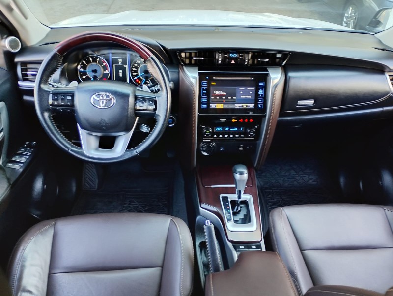 TOYOTA HILUX SW4 2.8 SRX 4X4 /2018 CHIMA VEÍCULOS VENÂNCIO AIRES / Carros no Vale