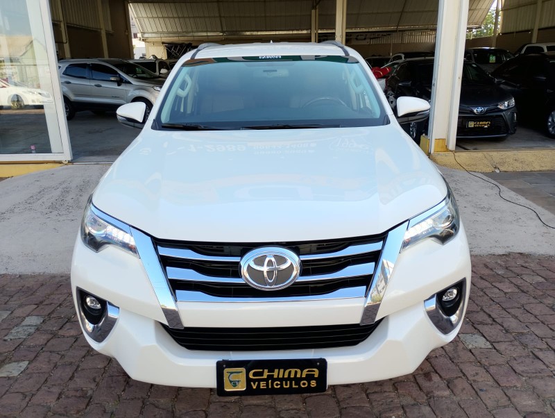 TOYOTA HILUX SW4 2.8 SRX 4X4 /2018 CHIMA VEÍCULOS VENÂNCIO AIRES / Carros no Vale