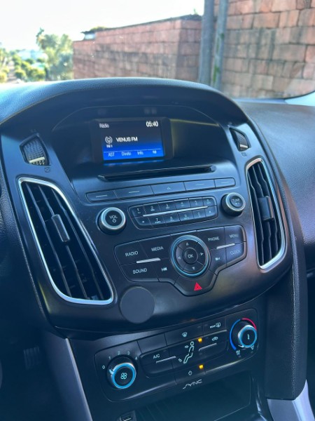 FORD FOCUS 2.0 SE PLUS SEDAN 16V POWERSHIFT 2018/2018 LS MULTIMARCAS VENÂNCIO AIRES / Carros no Vale