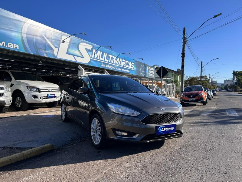 FORD FOCUS 2.0 SE PLUS SEDAN 16V POWERSHIFT 2018/2018 LS MULTIMARCAS VENÂNCIO AIRES / Carros no Vale