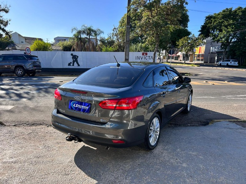 FORD FOCUS 2.0 SE PLUS SEDAN 16V POWERSHIFT 2018/2018 LS MULTIMARCAS VENÂNCIO AIRES / Carros no Vale