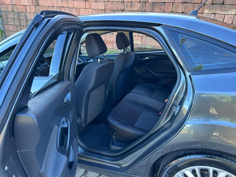 FORD FOCUS 2.0 SE PLUS SEDAN 16V POWERSHIFT 2018/2018 LS MULTIMARCAS VENÂNCIO AIRES / Carros no Vale
