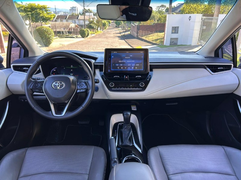 TOYOTA COROLLA ALTIS PREM 1.8 AUT (HÍBRIDO) 2023/2023 LS MULTIMARCAS VENÂNCIO AIRES / Carros no Vale