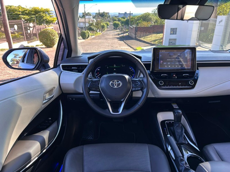 TOYOTA COROLLA ALTIS PREM 1.8 AUT (HÍBRIDO) 2023/2023 LS MULTIMARCAS VENÂNCIO AIRES / Carros no Vale