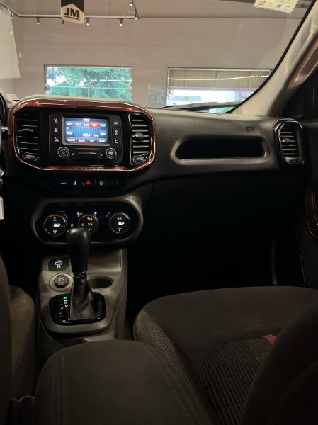 FIAT TORO 1.8 FREEDOM AT6 2017/2018 JM AUTOMÓVEIS VENÂNCIO AIRES / Carros no Vale