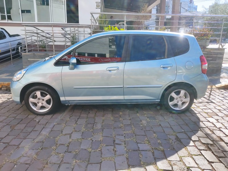 HONDA FIT 1.5 EX 2005/2005 ALTERNATIVA VEÍCULOS LAJEADO / Carros no Vale