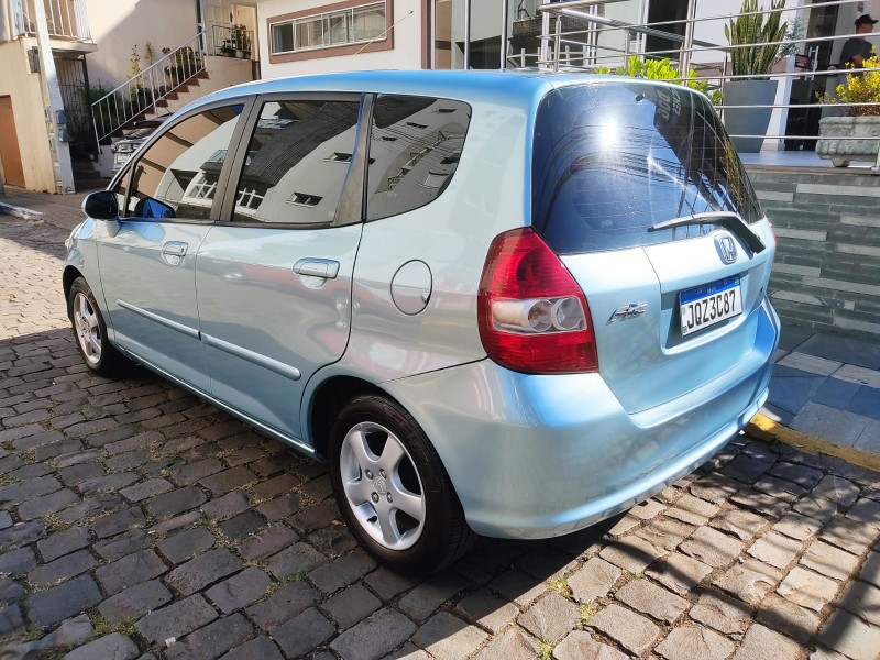 HONDA FIT 1.5 EX 2005/2005 ALTERNATIVA VEÍCULOS LAJEADO / Carros no Vale
